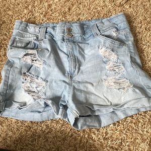 Ripped jean shorts in great condition